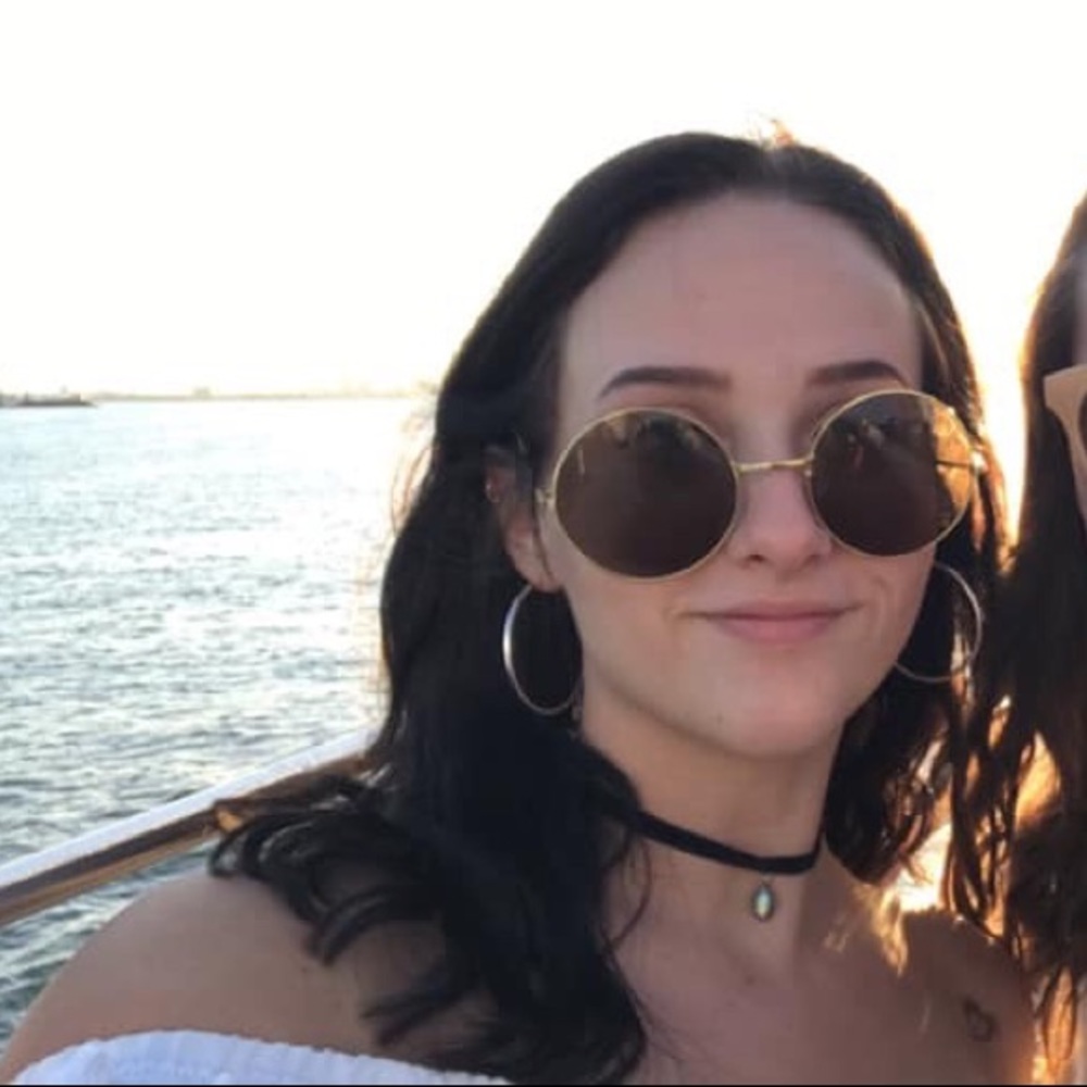 Meet your Posher, Samantha